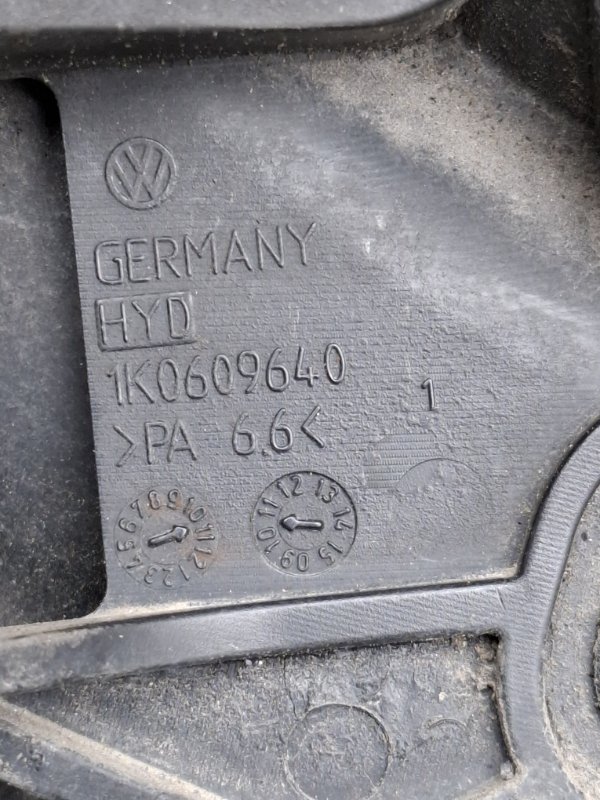 Рычаг продольный VOLKSWAGEN Touran 2011 1T3