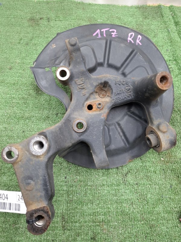 Кулак ступицы VOLKSWAGEN Touran 2011 1T3