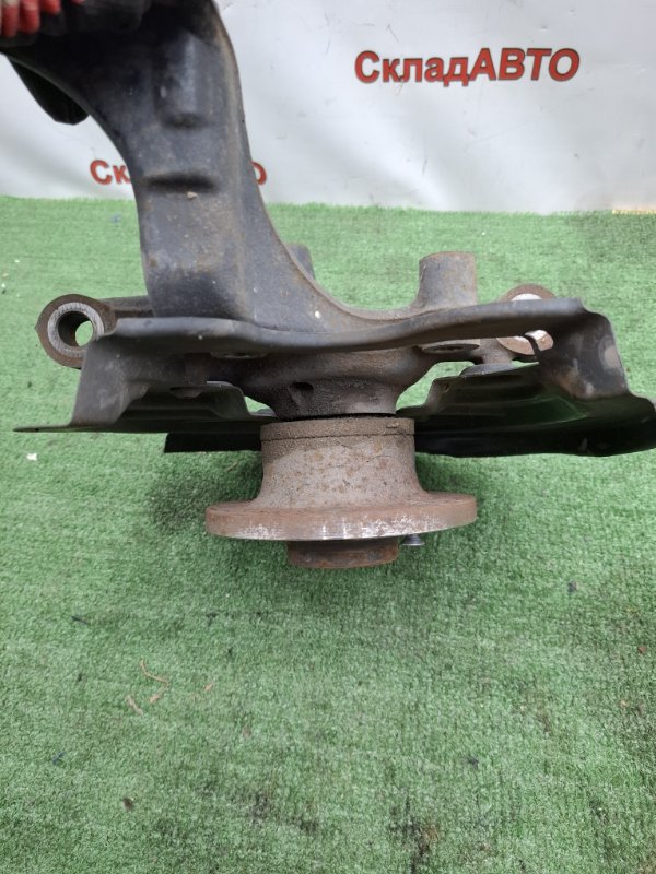 Кулак ступицы VOLKSWAGEN Touran 2011 1T3