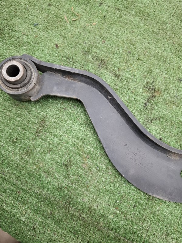 Рычаг подвески верхний VOLKSWAGEN Touran 2011 1T3