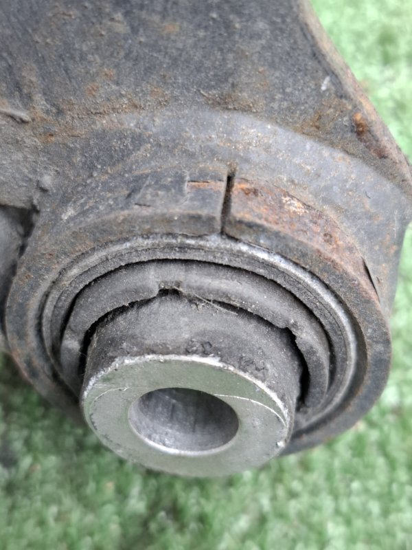 Рычаг подвески верхний VOLKSWAGEN Touran 2011 1T3