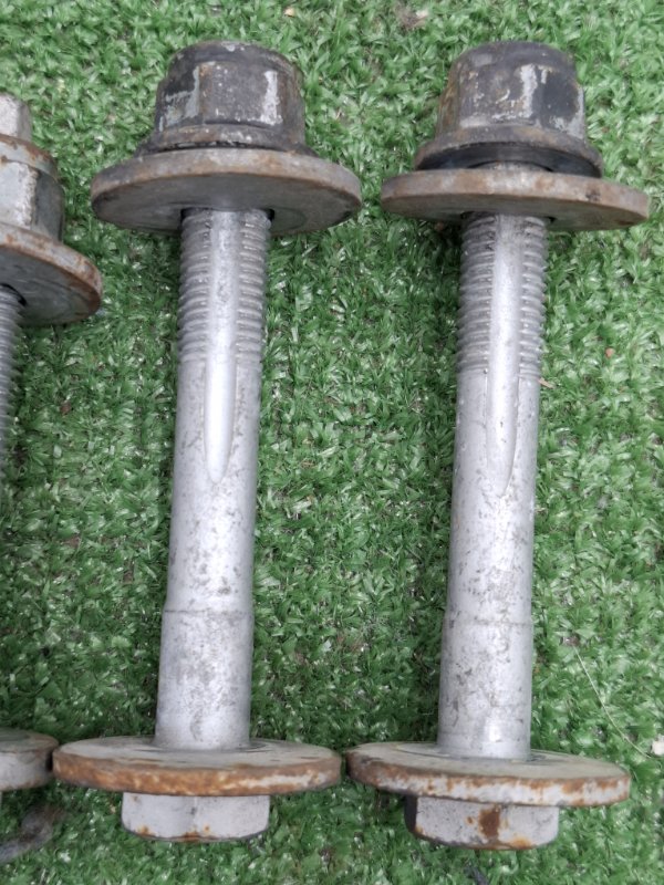 Болт развальный VOLKSWAGEN Touran 2011 1T3