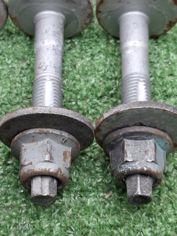 Болт развальный VOLKSWAGEN Touran 2011 1T3