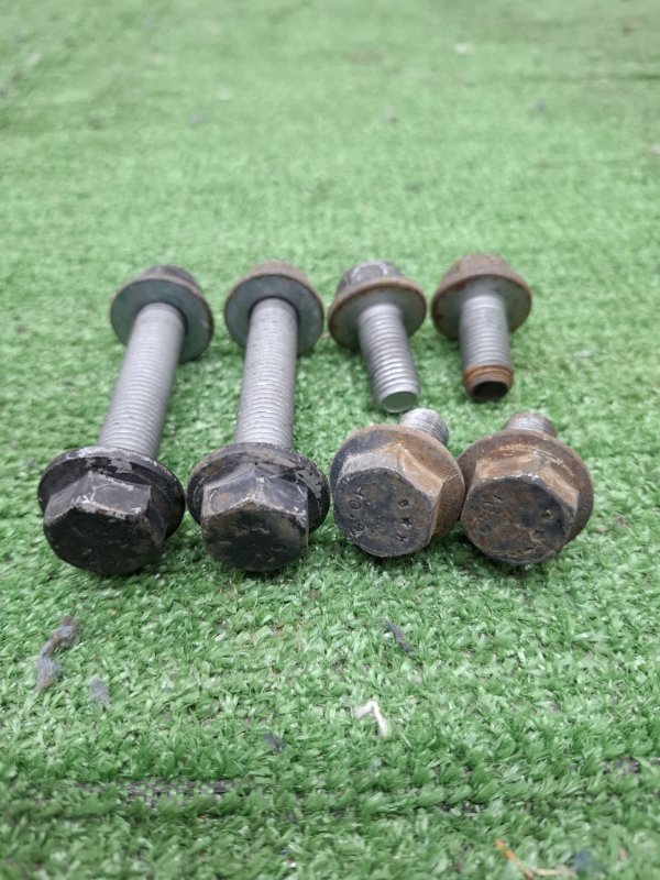 Болт подвески VOLKSWAGEN Touran 2011 1T3