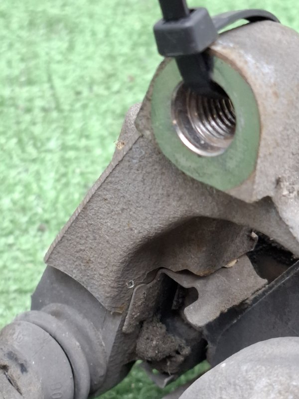 Суппорт тормозной VOLKSWAGEN Touran 2011 1T3