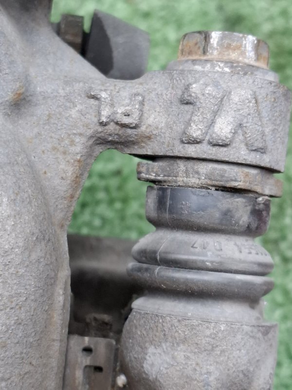 Суппорт тормозной VOLKSWAGEN Touran 2011 1T3