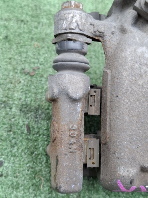 Суппорт тормозной VOLKSWAGEN Touran 2011 1T3