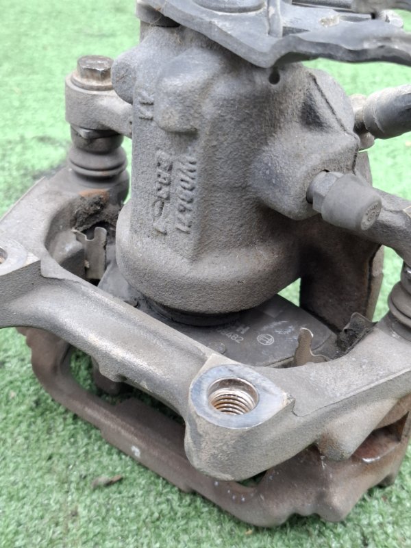 Суппорт тормозной VOLKSWAGEN Touran 2011 1T3