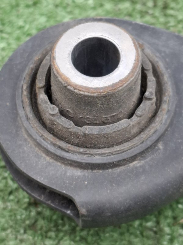 Рычаг подвески верхний VOLKSWAGEN Touran 2011 1T3