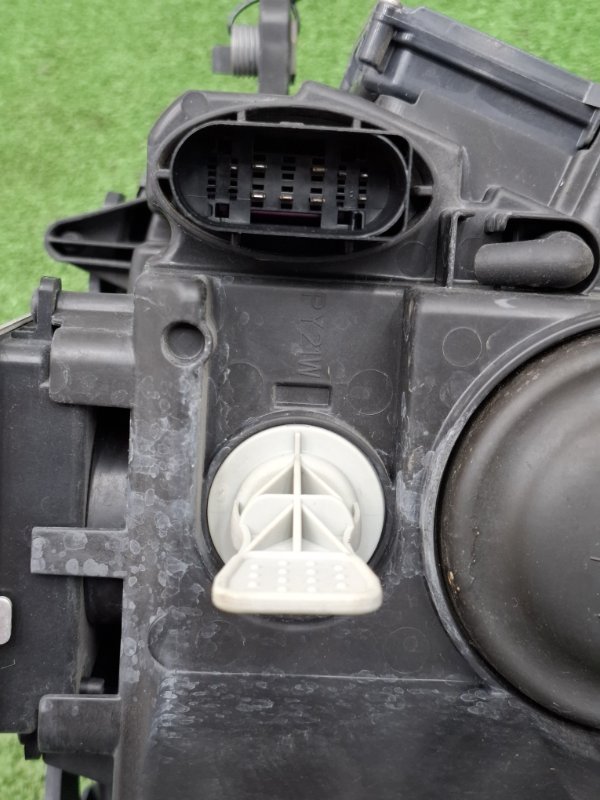 Фара VOLKSWAGEN Touran 2011 1T3