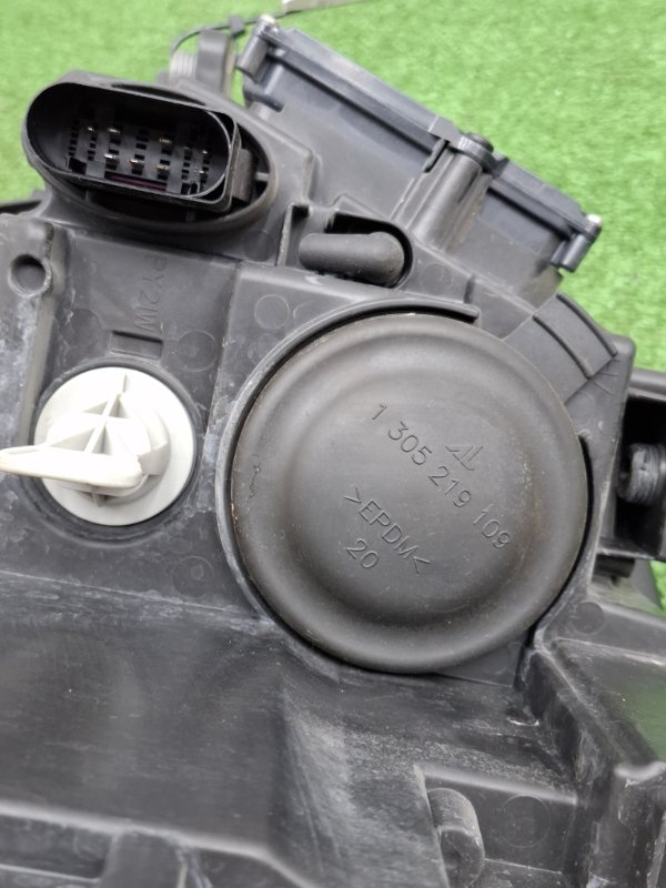 Фара VOLKSWAGEN Touran 2011 1T3