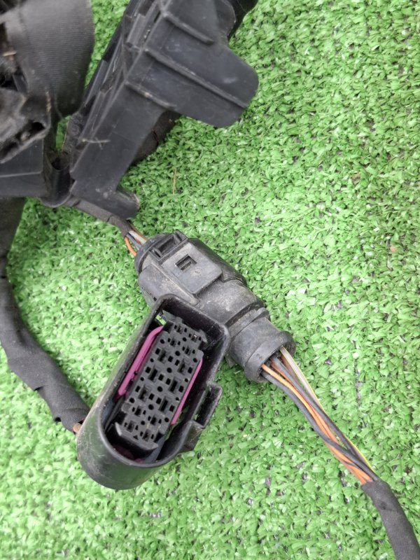 Коса телевизора VOLKSWAGEN Touran 2011 1T3