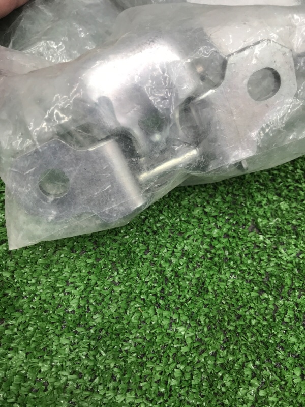 Петля двери