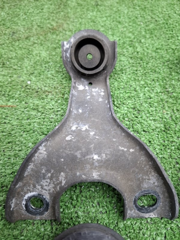 Кронштейн радиатора Toyota Estima 2008 ACR50W