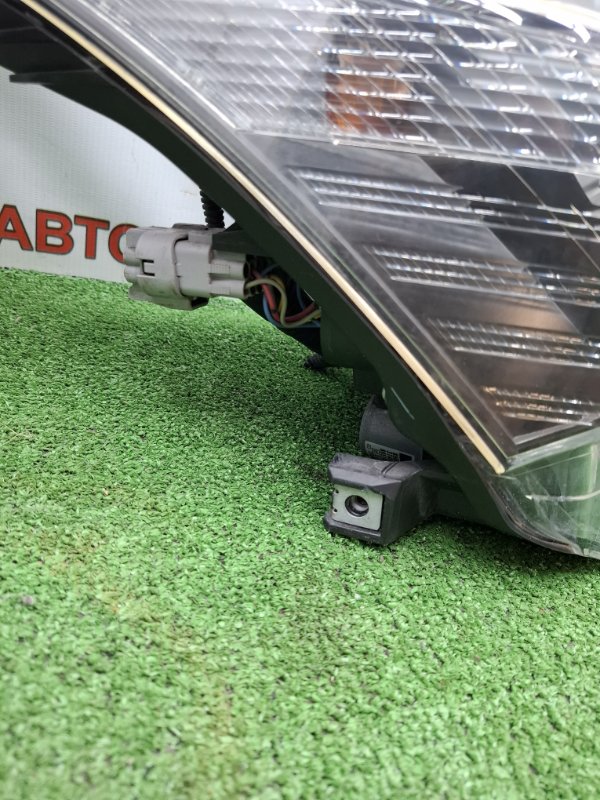 Фара Toyota AVENSIS 2012 ZRT272