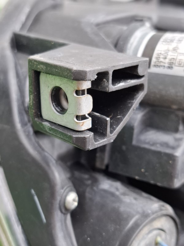 Фара Toyota AVENSIS 2012 ZRT272