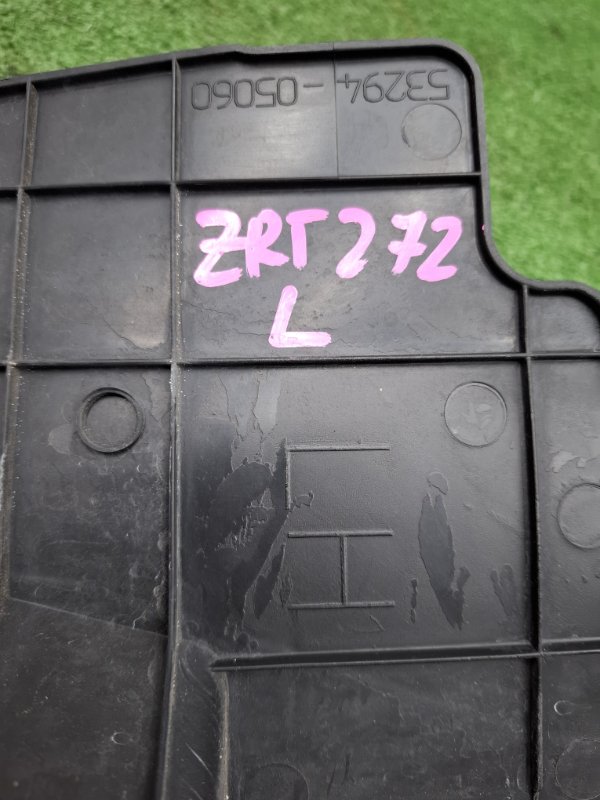 Дефлектор радиатора Toyota AVENSIS 2012 ZRT272