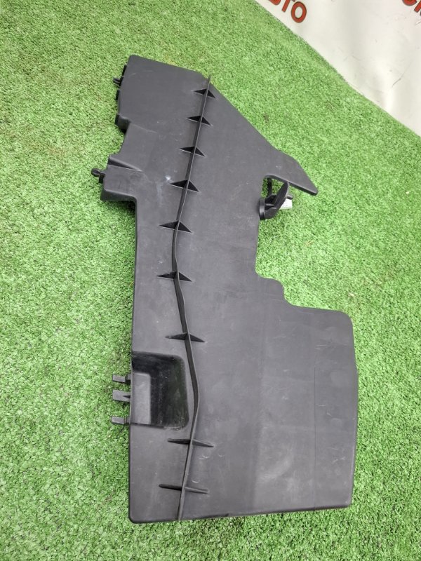 Дефлектор радиатора Toyota AVENSIS 2012 ZRT272