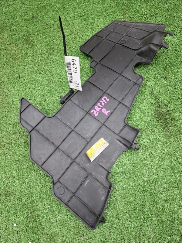 Дефлектор радиатора Toyota AVENSIS 2012 ZRT272