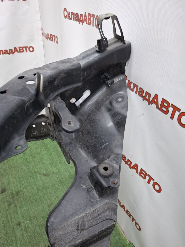 Рамка радиатора Toyota AVENSIS 2012 ZRT272