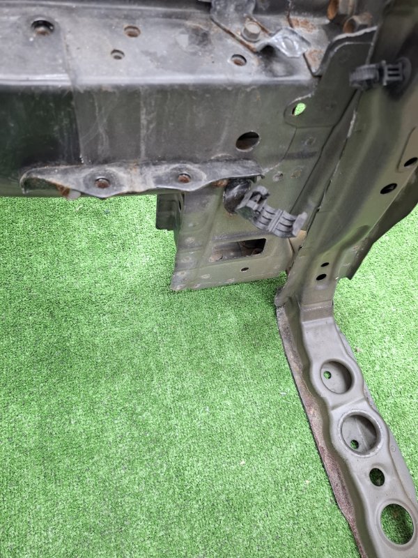 Рамка радиатора Toyota AVENSIS 2012 ZRT272