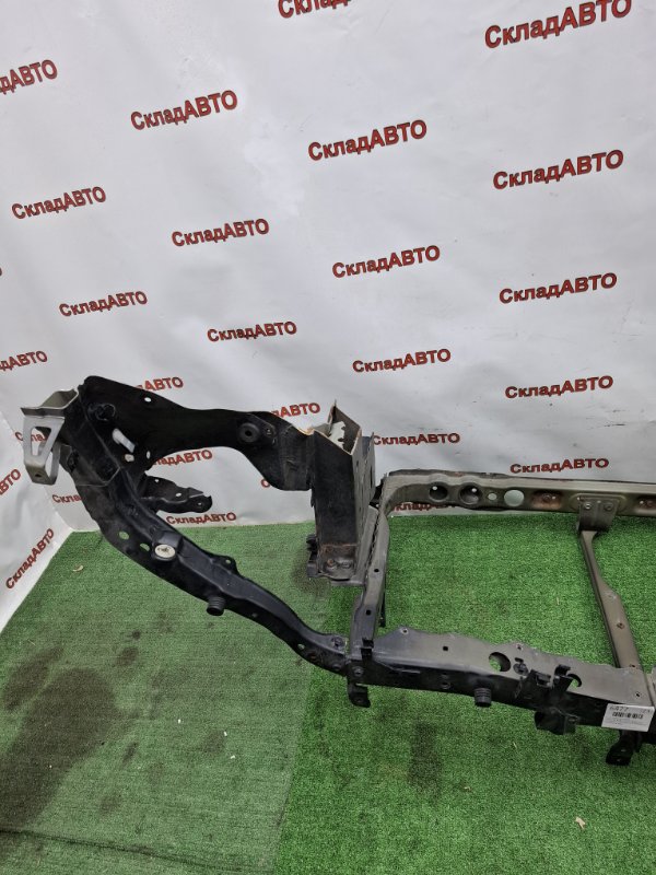 Рамка радиатора Toyota AVENSIS 2012 ZRT272