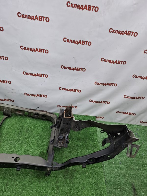 Рамка радиатора Toyota AVENSIS 2012 ZRT272