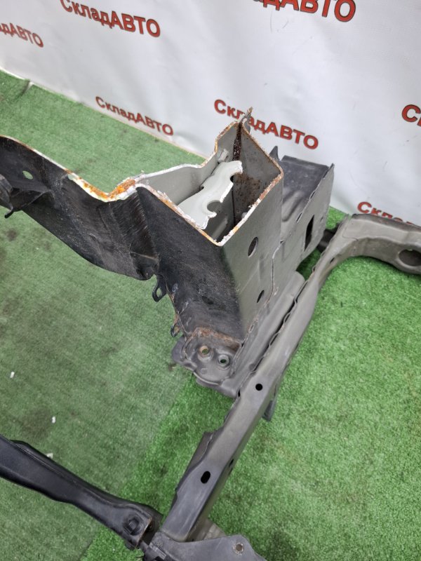 Рамка радиатора Toyota AVENSIS 2012 ZRT272