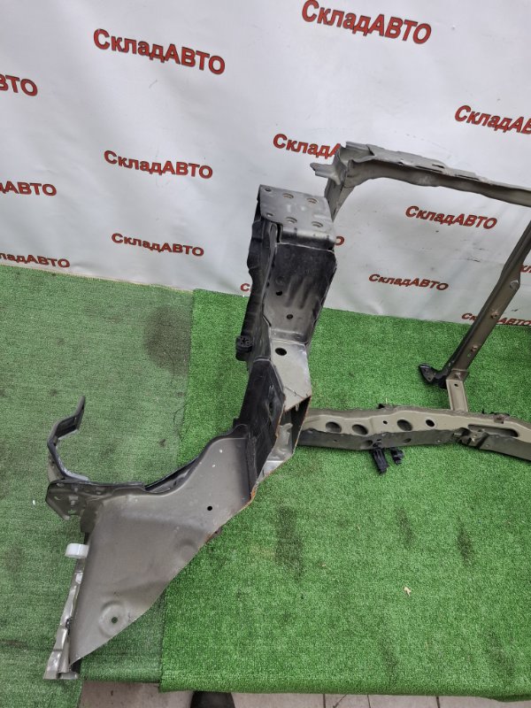 Рамка радиатора Toyota AVENSIS 2012 ZRT272