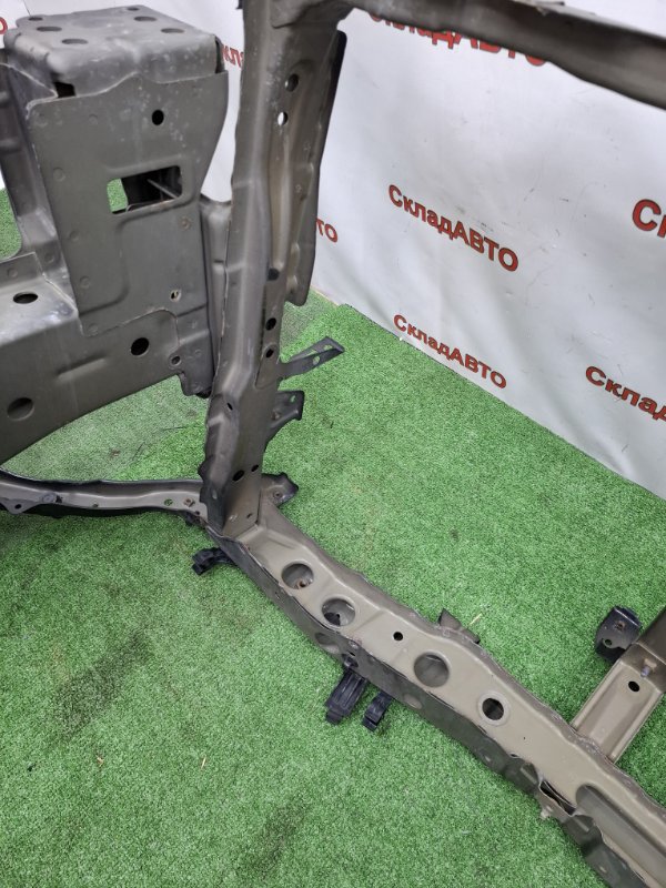 Рамка радиатора Toyota AVENSIS 2012 ZRT272