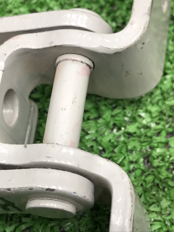 Петля двери