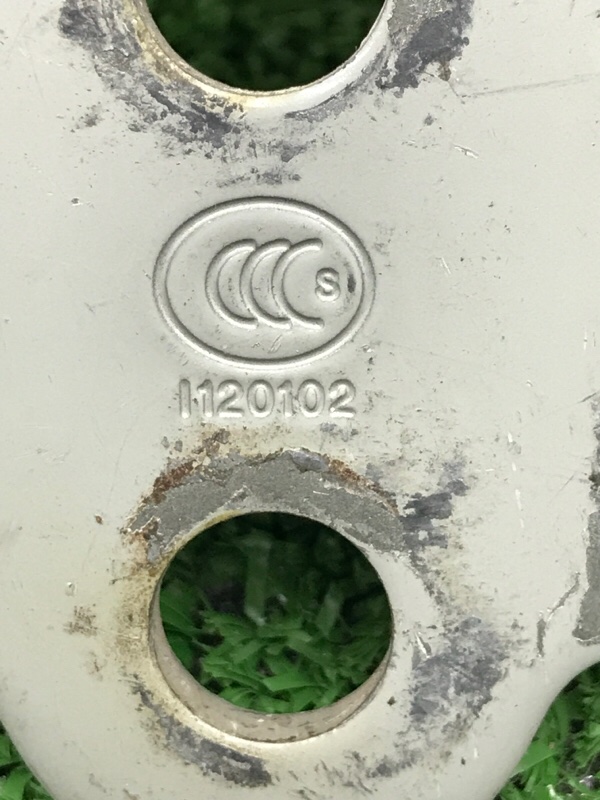 Петля двери