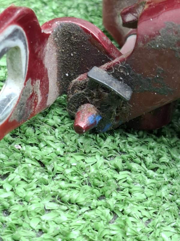 Петля двери