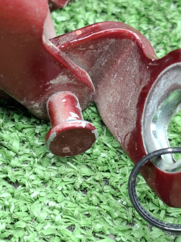 Петля двери