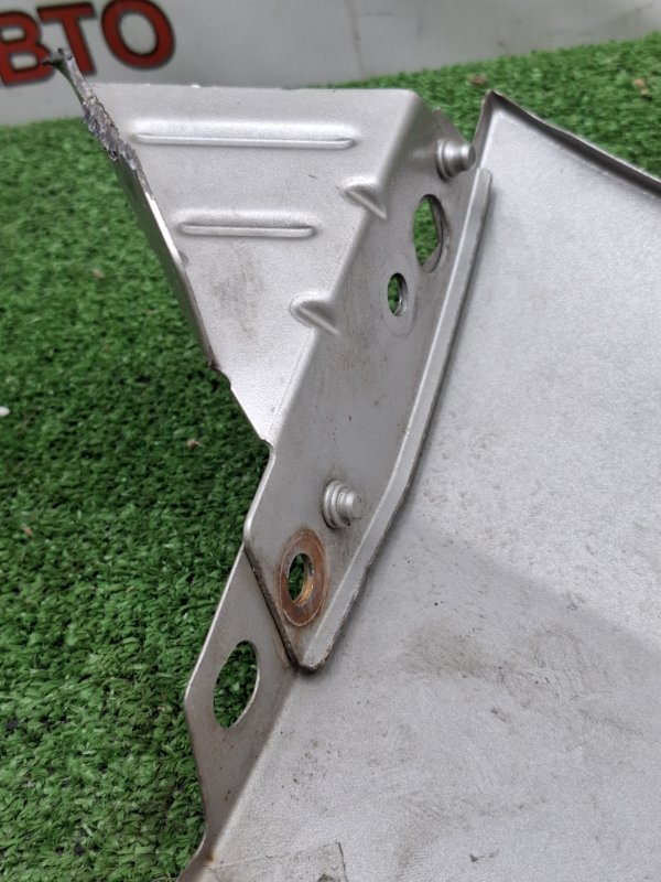 Крыло Peugeot 207 WC