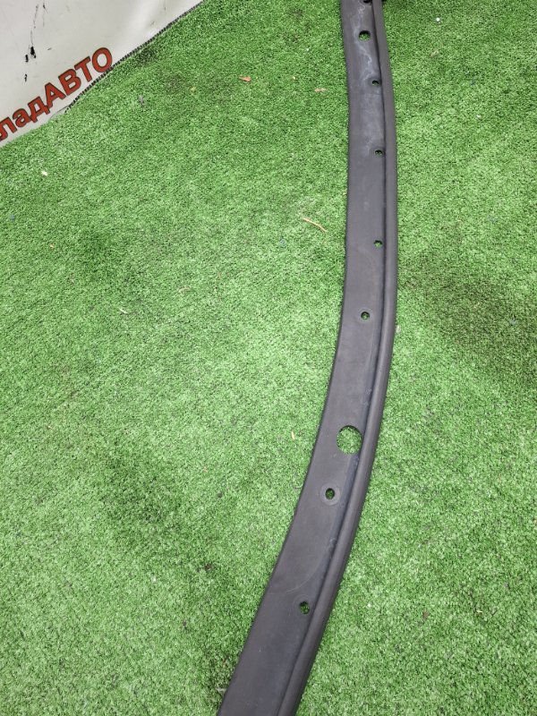 Уплотнительная резинка капота Toyota Camry 2006 ACV40