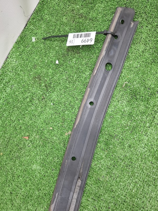 Уплотнительная резинка капота Toyota Camry 2006 ACV40