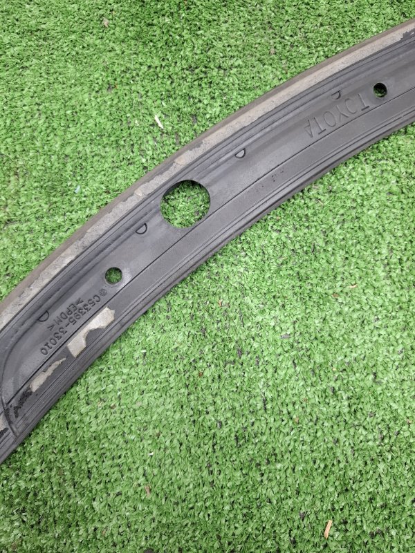 Уплотнительная резинка капота Toyota Camry 2006 ACV40