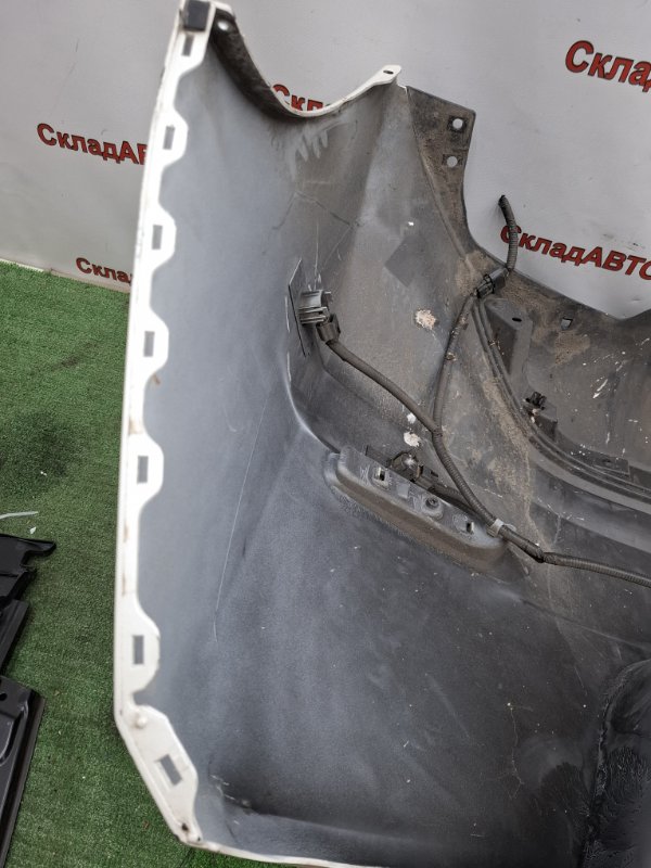 Бампер Nissan Leaf 2019 ZE1