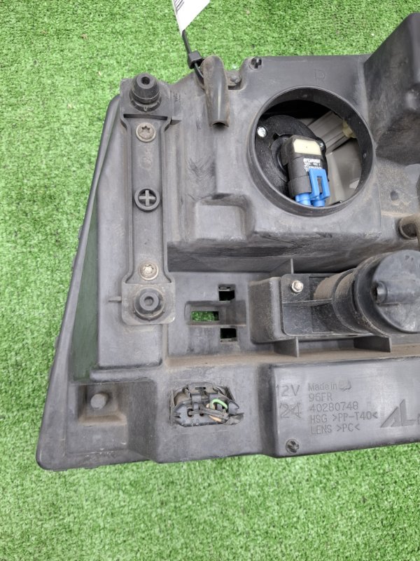 Фара Chevrolet TrailBlazer 2002