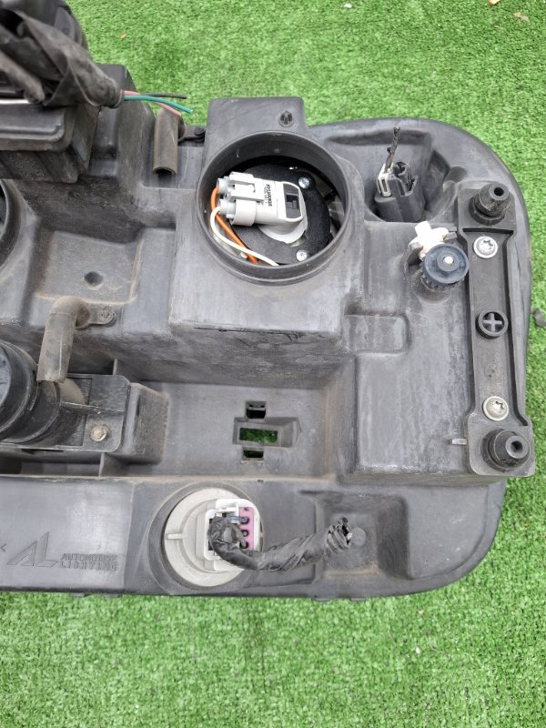 Фара Chevrolet TrailBlazer 2002