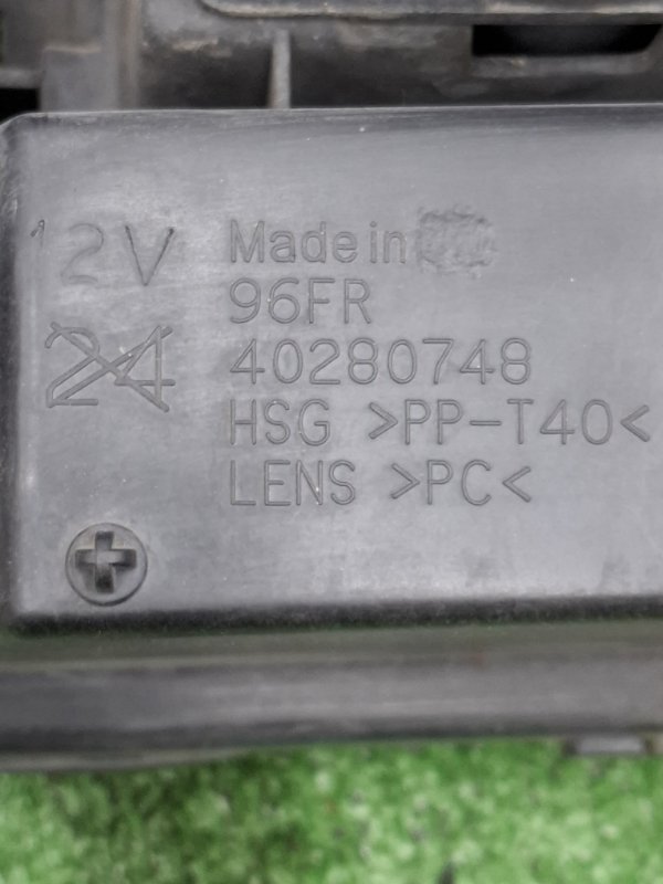 Фара Chevrolet TrailBlazer 2002