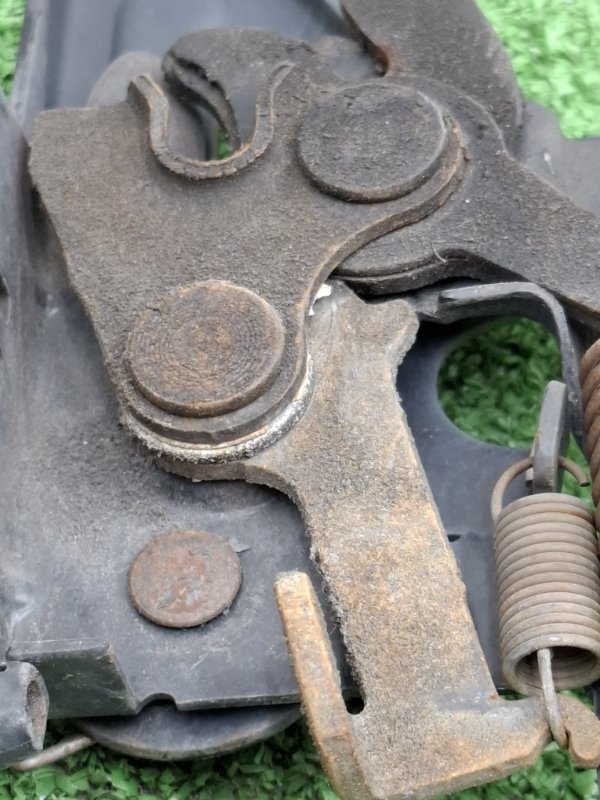 Замок капота Chevrolet TrailBlazer 2002