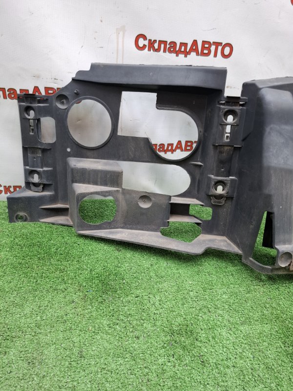 Рамка радиатора Chevrolet TrailBlazer 2002