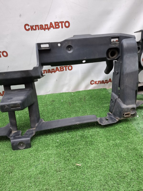 Рамка радиатора Chevrolet TrailBlazer 2002