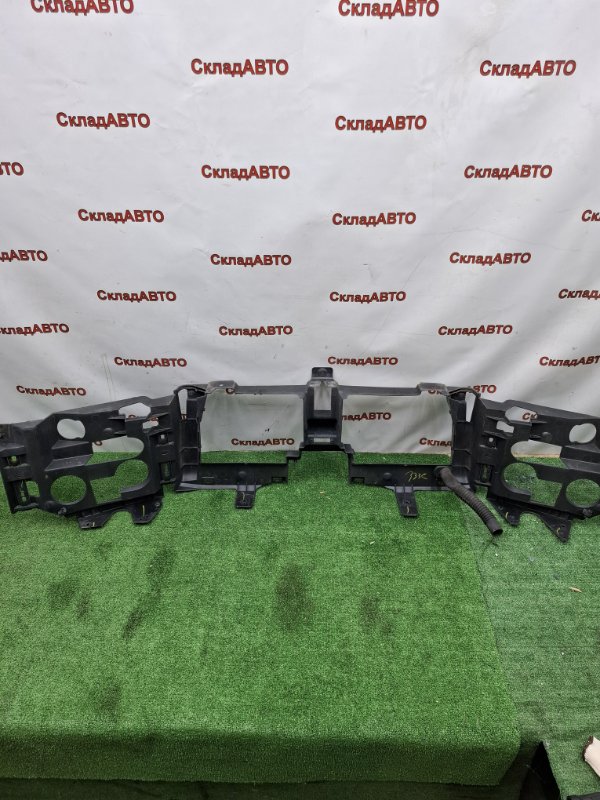 Рамка радиатора Chevrolet TrailBlazer 2002