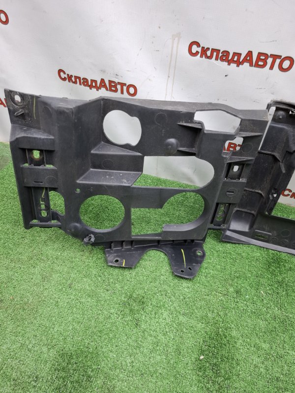 Рамка радиатора Chevrolet TrailBlazer 2002