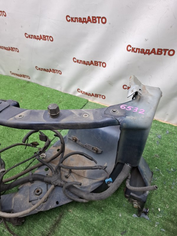 Рамка радиатора Chevrolet TrailBlazer 2002