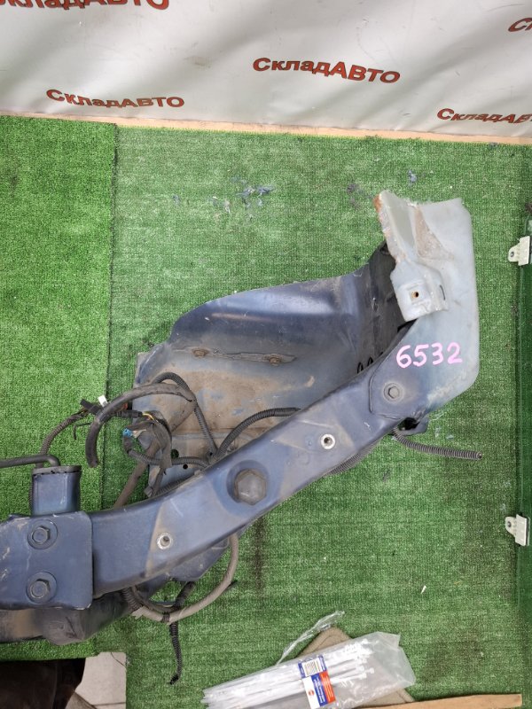 Рамка радиатора Chevrolet TrailBlazer 2002