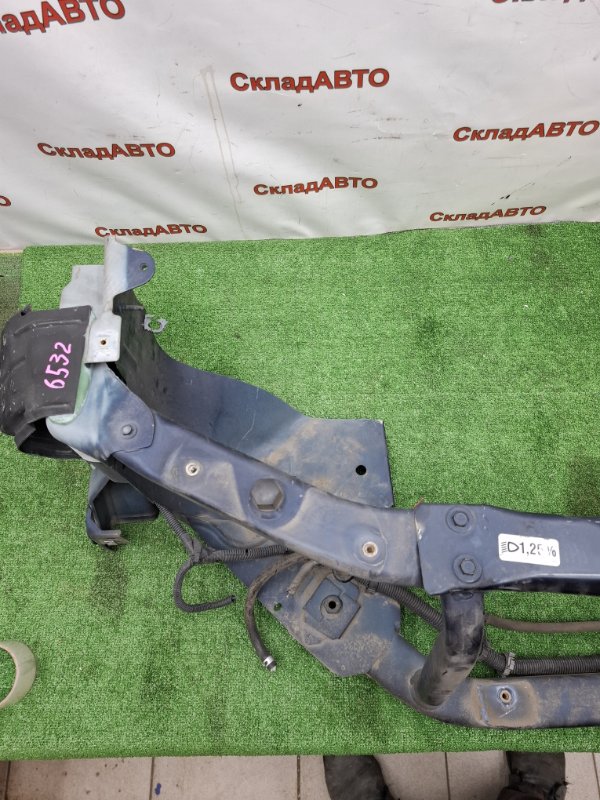 Рамка радиатора Chevrolet TrailBlazer 2002